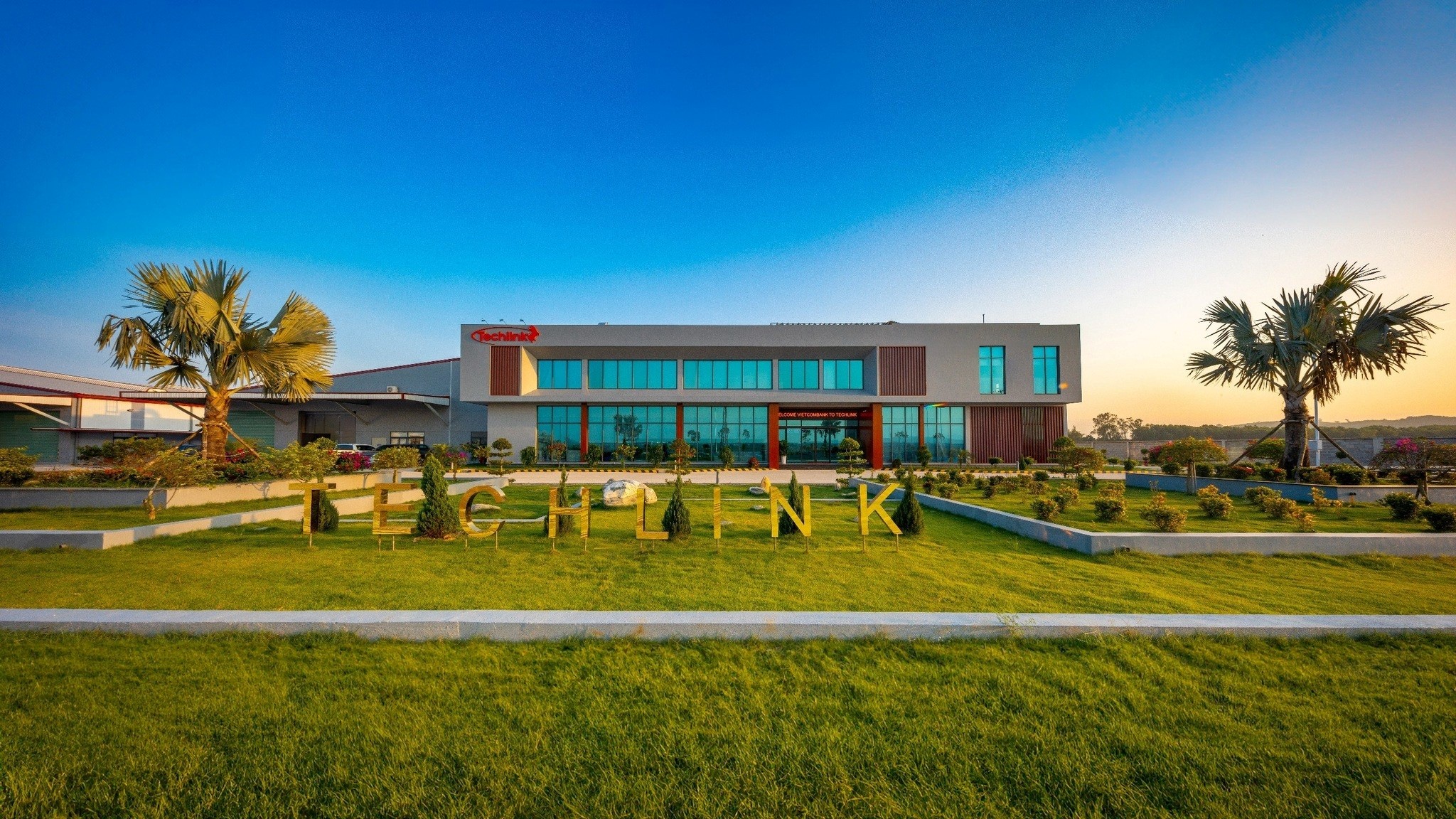 Dịch vụ thi công cây xanh tại công ty cây xanh cảnh quan Tâm Việt